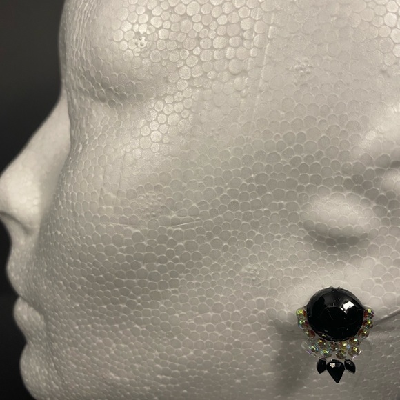 Post earrings with resin and rhinestones - Picture 2 of 3